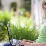 Quattordicenne si getta da un dirupo perché il padre le vieta l'uso del Computer.