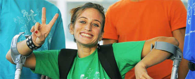 Manuela "mezza donna, mezza robot" si sfida per le strade di Bologna