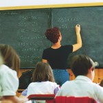 Film porno a scuola: la maestra ha inserito una chiavetta sbagliata
