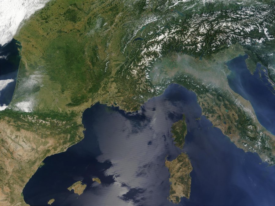 Nube misteriosa sopra la Pianura Padana: allarme pericolo dalla Nasa Nube misteriosa sopra la Pianura Padana: allarme pericolo dalla Nasa