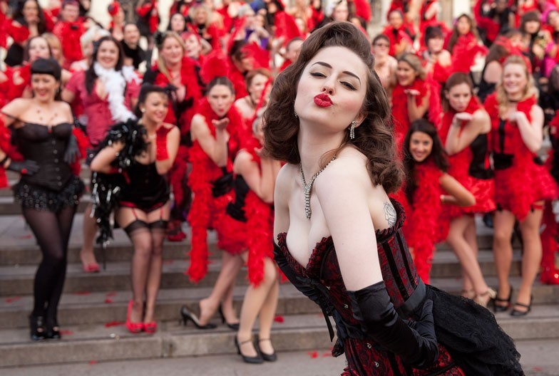 Il Burlesque diventa terapeutico per accettarsi e piacersi di più Il Burlesque diventa terapeutico per accettarsi e piacersi di più