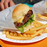 Il cibo spazzatura non è nocivo e la tequila combatte l'obesità e il diabete