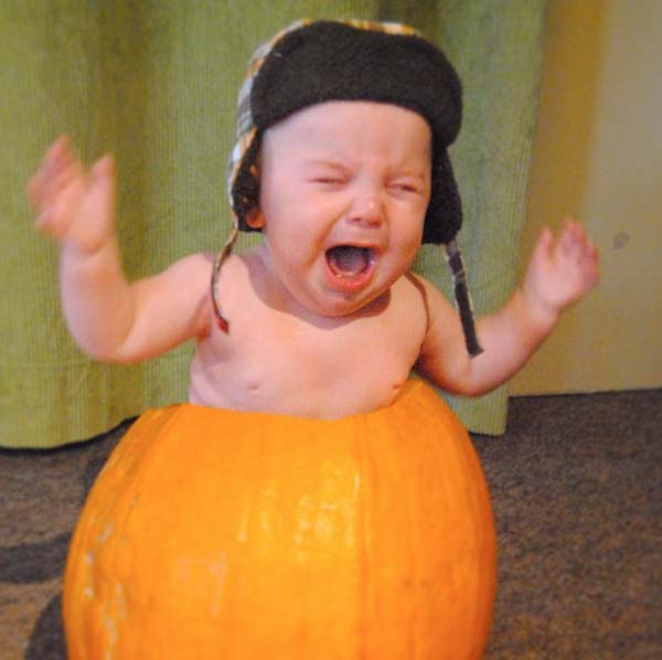 14 Disastrose Foto Di Bambini Che Cercano Di Copiare Anne Geddes 14 Disastrose Foto Di Bambini Che Cercano Di Copiare Anne Geddes