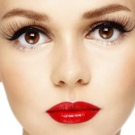 Occhiaie? Si eliminano con il Rossetto: Ecco il Nuovo Consiglio delle Make-Up Artist