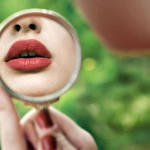 Rossetto Rosso: Come Scegliere la Sfumatura Perfetta