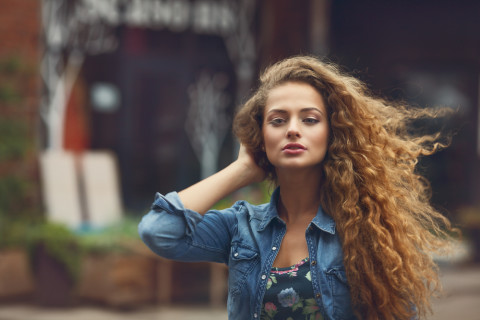 4 Tecniche per Asciugare e Dare più Volume ai Capelli Ricci 4 Tecniche per Asciugare e Dare più Volume ai Capelli Ricci