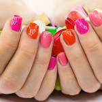 Soak off, manicure perfetta a metà tra gel e semipermanente