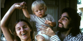 foto famiglia dicaprio bambino