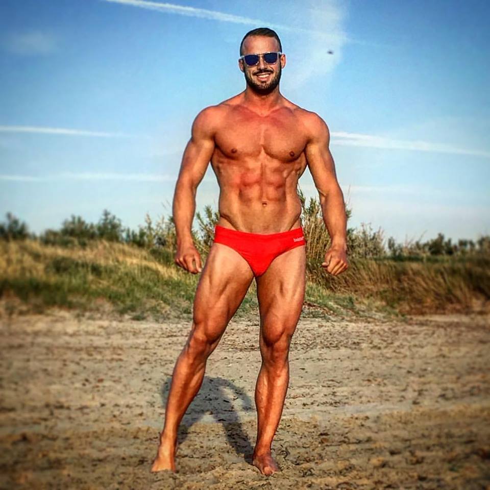 Il Carabiniere Più Sexy D'Italia