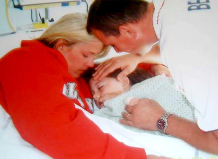 Il momento in cui una madre sente per la prima volta il battito cardiaco della figlia morta dopo 10 anni Il momento in cui una madre sente per la prima volta il battito cardiaco della figlia morta dopo 10 anni