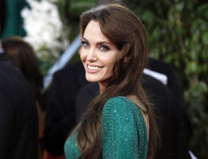 Angelina Jolie e il divorzio: "Bisogna piangere sotto la doccia, non davanti ai figli" Angelina Jolie e il divorzio: "Bisogna piangere sotto la doccia, non davanti ai figli"