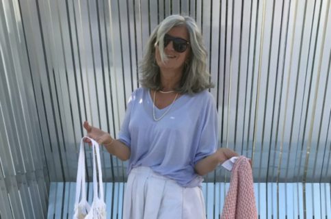 Sophie Fontanel: "Vogliono convincerci che noi donne non abbiamo il diritto di invecchiare" Sophie Fontanel: "Vogliono convincerci che noi donne non abbiamo il diritto di invecchiare"