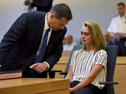 I messaggi di Michelle Carter, accusata di omicidio per aver spinto il fidanzato al suicidio I messaggi di Michelle Carter, accusata di omicidio per aver spinto il fidanzato al suicidio