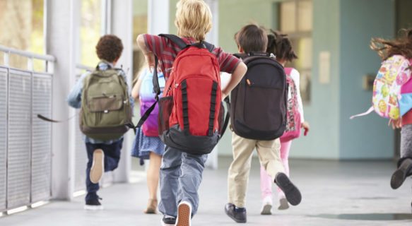 Apple pagherà la scuola a 100mila ragazze Apple pagherà la scuola a 100mila ragazze