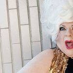 "Suicidati, parassita": Platinette incontra il suo hater e il ricordo di quell'insulto che lo ferì davvero "Suicidati, parassita": Platinette incontra il suo hater e il ricordo di quell'insulto che lo ferì davvero