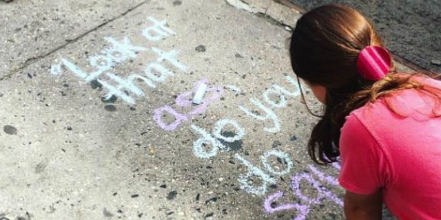 Catcalling: la raccolta di quei "complimenti" per strada che una ragazza è costretta a subire