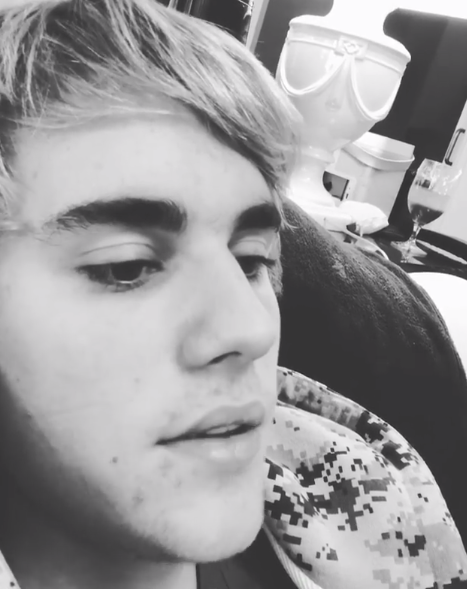 Justin Bieber: eccessi e redenzioni tra malattia di Lyme e lettura della Bibbia
