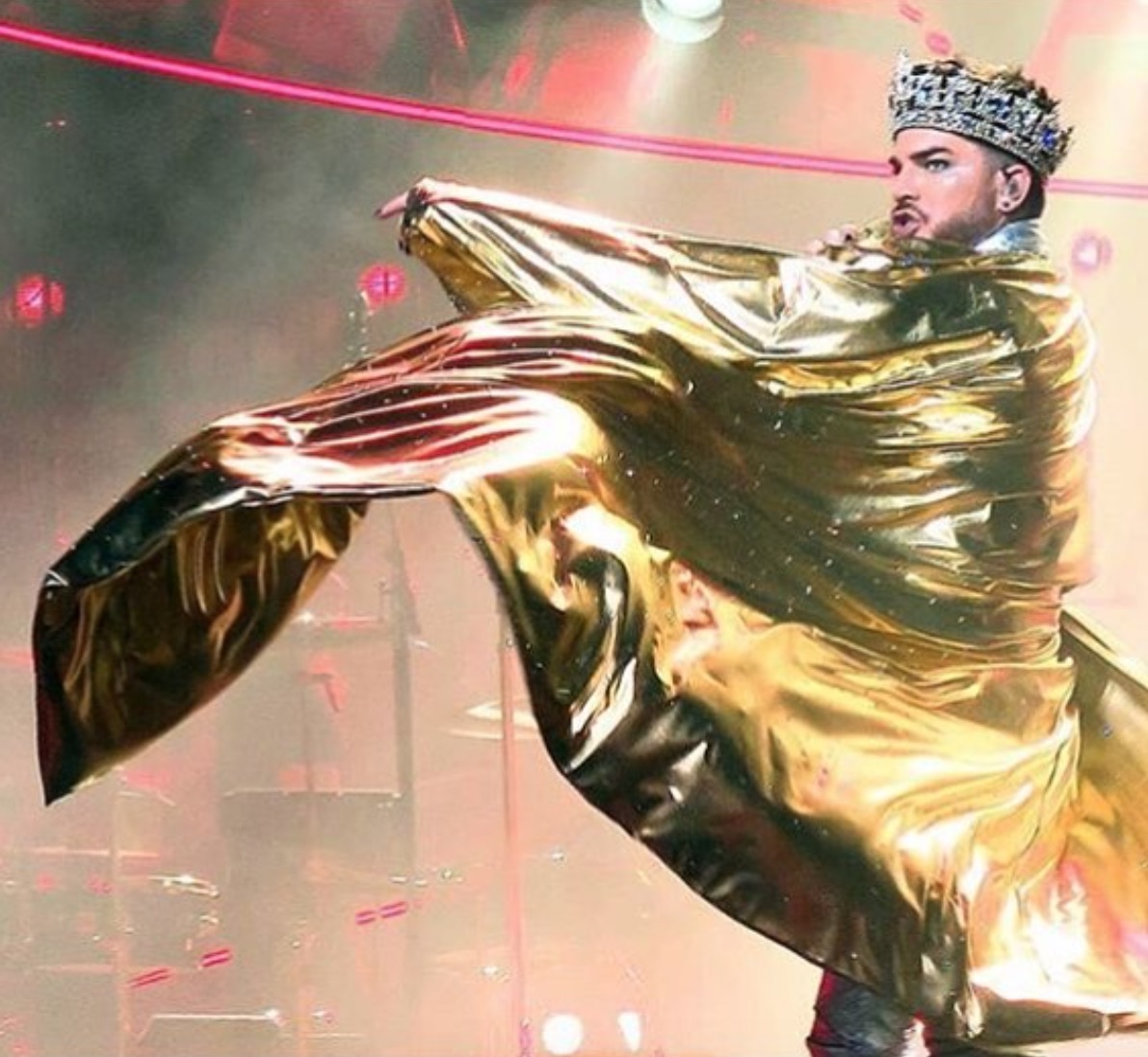 La responsabilità di essere il sostituto di Freddie Mercury: chi è Adam Lambert