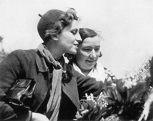 L'ultima foto e le parole sul letto di morte di Gerda Taro, "la ragazza con la leica"