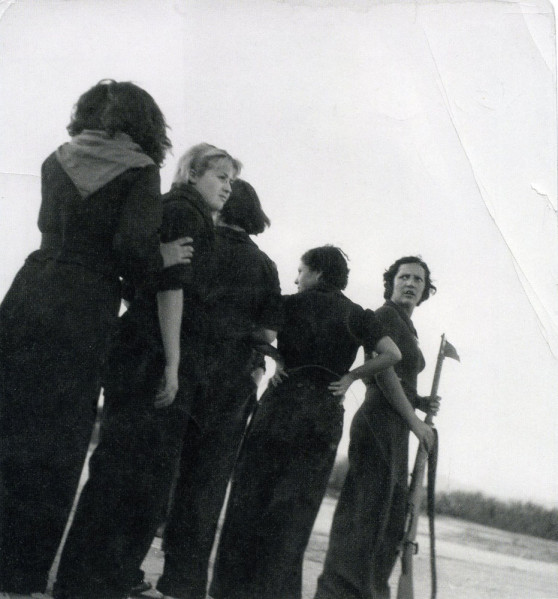 L'ultima foto e le parole sul letto di morte di Gerda Taro, "la ragazza con la leica"