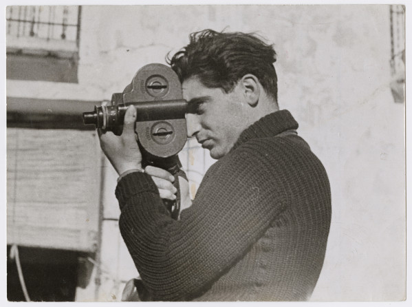 L'ultima foto e le parole sul letto di morte di Gerda Taro, "la ragazza con la leica"