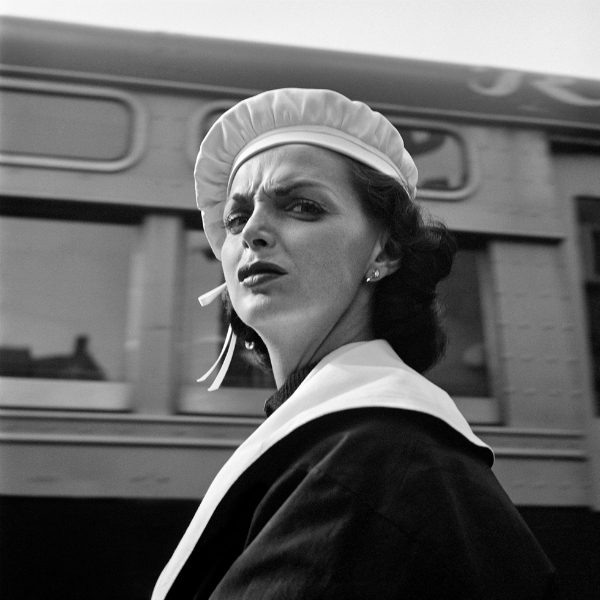 Vivian Maier, l'esistenza segreta della "bambinaia zitella" che fotografava la vita