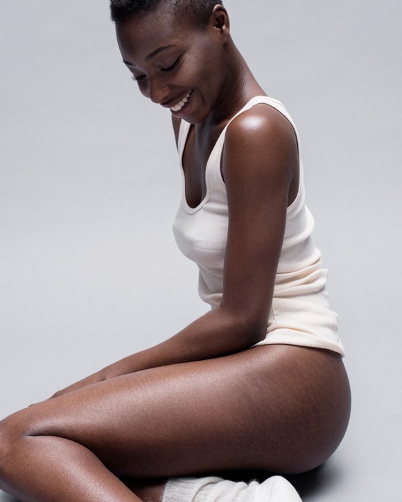 LoveYourLines: 6 donne mostrano e raccontano le loro smagliature