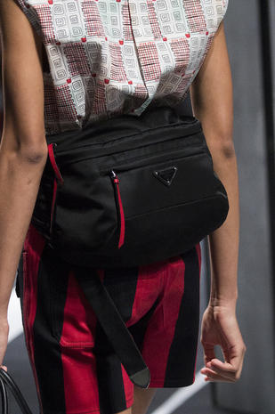 Il ritorno del marsupio: la borsa del 2018 è la fanny pack o belt bag