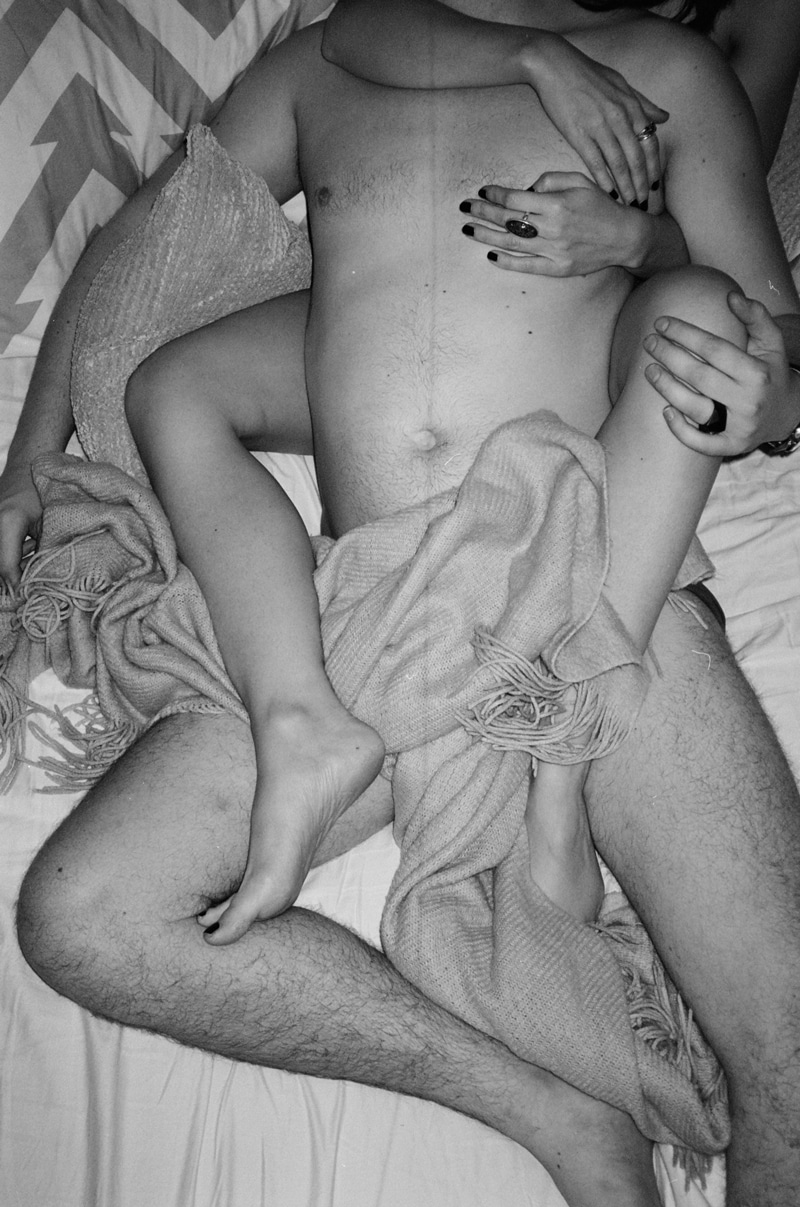 Lovers, la fusione intima dei corpi degli amanti in 11 immagini