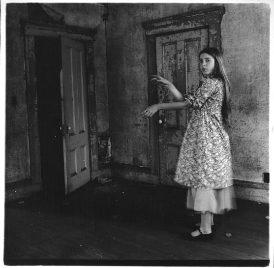 I ritratti disperati di Francesca Woodman, che si suicidò a 22 anni