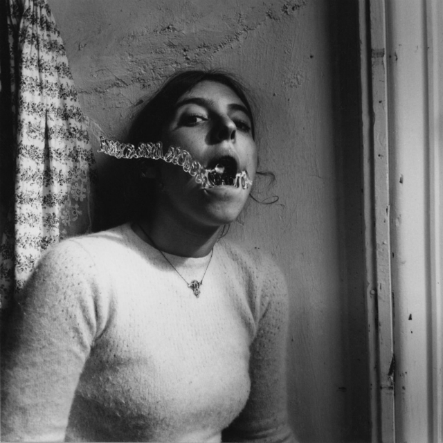 I ritratti disperati di Francesca Woodman, che si suicidò a 22 anni
