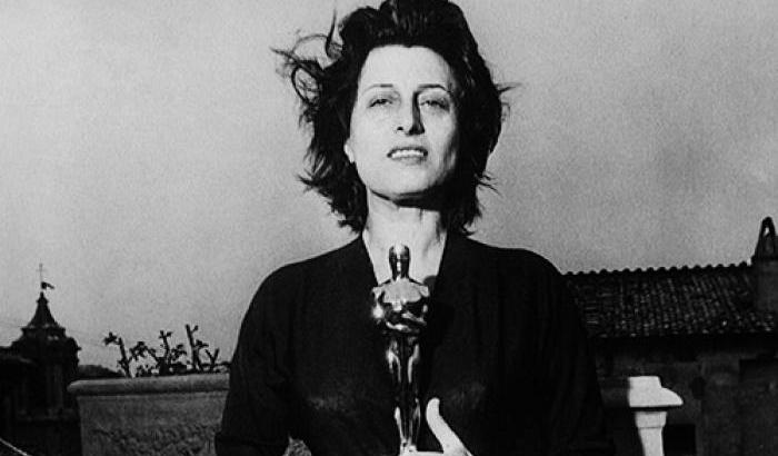 Anna Magnani: una vita intera per imparare a rinunciare a quella carezza