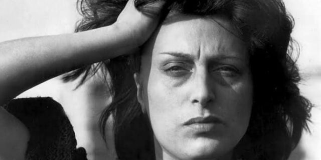 Anna Magnani: una vita intera per imparare a rinunciare a quella carezza Anna Magnani: una vita intera per imparare a rinunciare a quella carezza