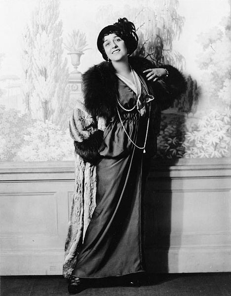 Lina Cavalieri, la "donna più bella del mondo" che diede "il bacio più bello"