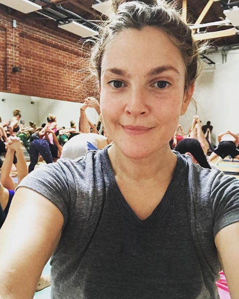Ode all'imperfezione: il potente messaggio di Drew Barrymore alle neomamme