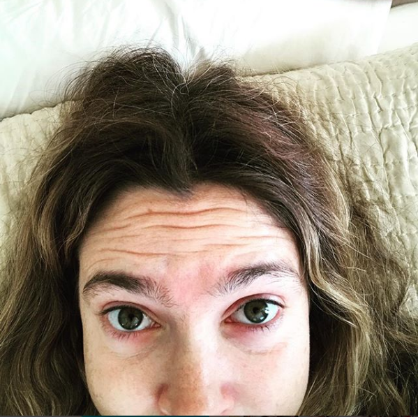 Ode all'imperfezione: il potente messaggio di Drew Barrymore alle neomamme