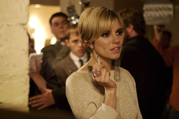 Edie Sedgwick, perché una ragazza bellissima e di successo si uccide a 28 anni