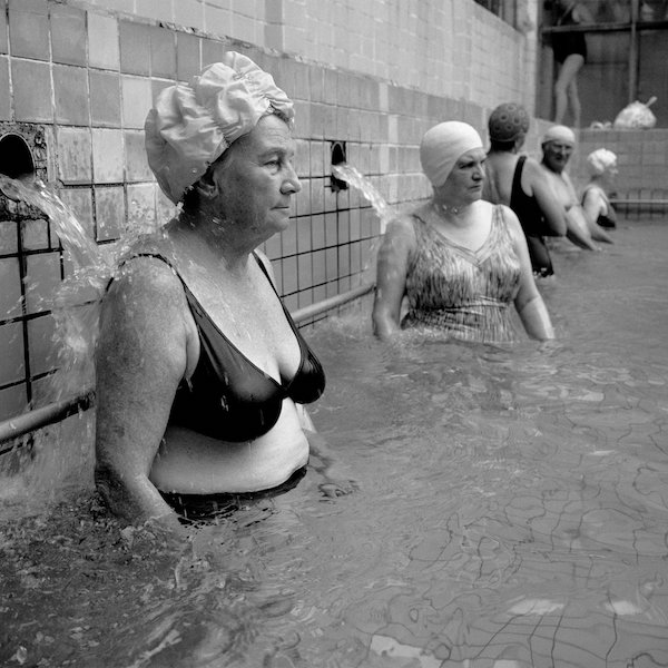 Cosa dicono i corpi delle persone ai bagni e alle terme