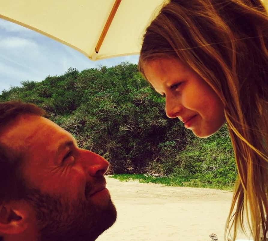 Apple, la figlia di Chris Martin e Gwyneth Paltrow che è uguale a papà