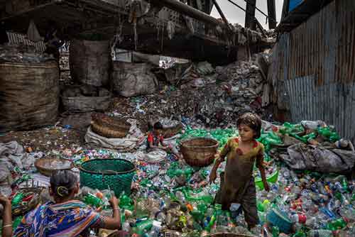 Il pianeta di plastica: come stiamo uccidendo la nostra terra