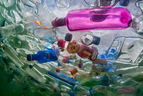 Il pianeta di plastica: come stiamo uccidendo la nostra terra