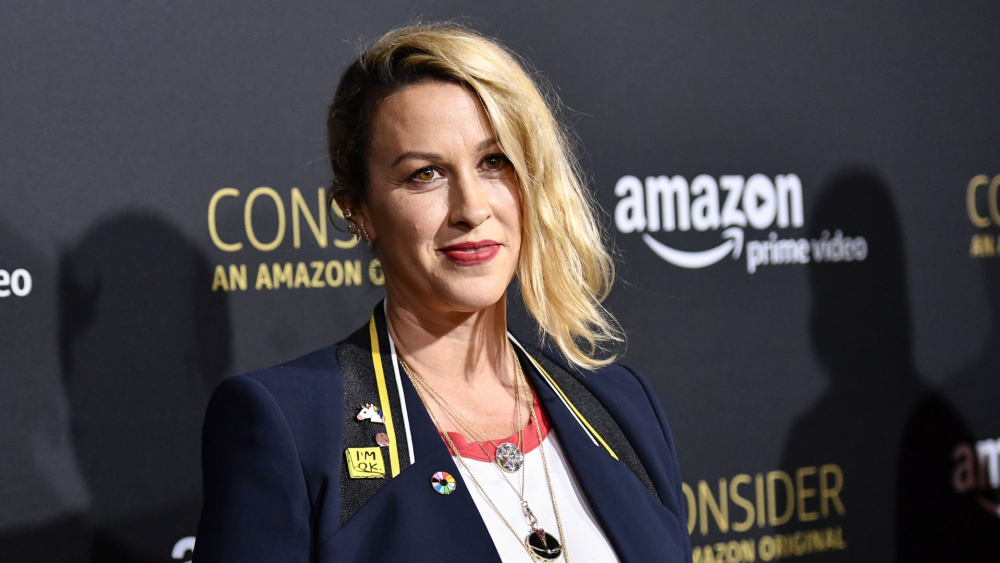 Alanis Morissette, risollevarsi dalla violenza sessuale e dalla dipendenza d'amore