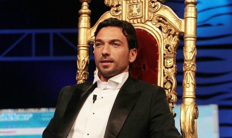 "Sono stato male": il ritorno di Costantino Vitagliano, sex symbol anni Duemila