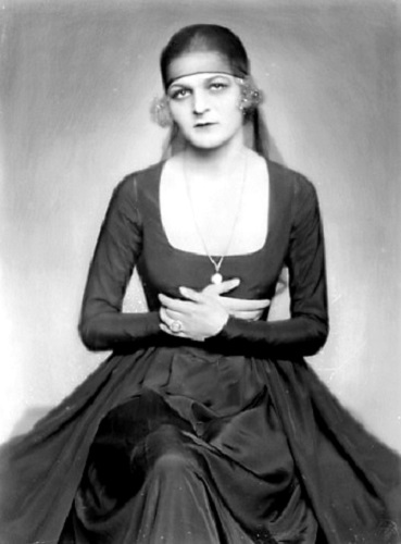 "La danza della depravazione" di Anita Berber, la ballerina che ballava a seno nudo