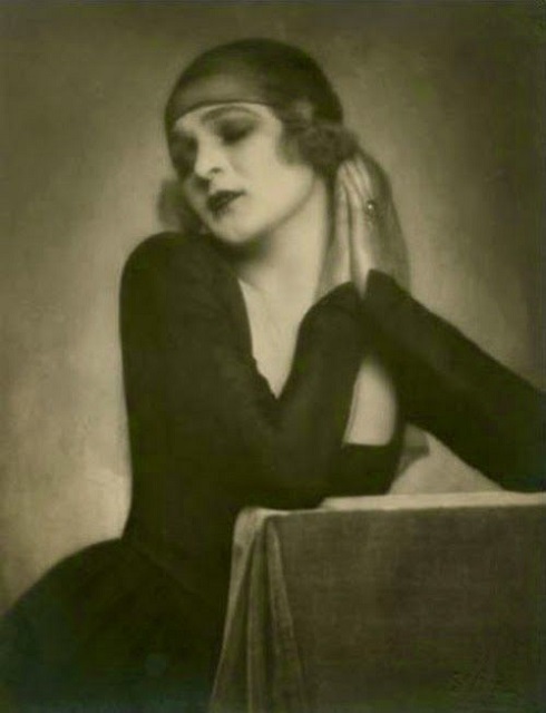 "La danza della depravazione" di Anita Berber, la ballerina che ballava a seno nudo