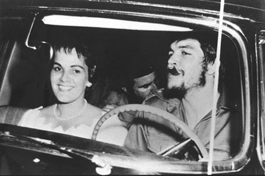 "Sapevi chi ero. Amami, ma capiscimi": la solitudine delle donne di Che Guevara