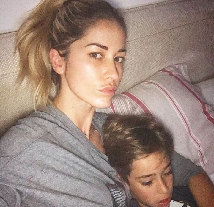 "Tuo figlio ha il cancro per via dei vaccini": le assurde accuse a Elena Santarelli