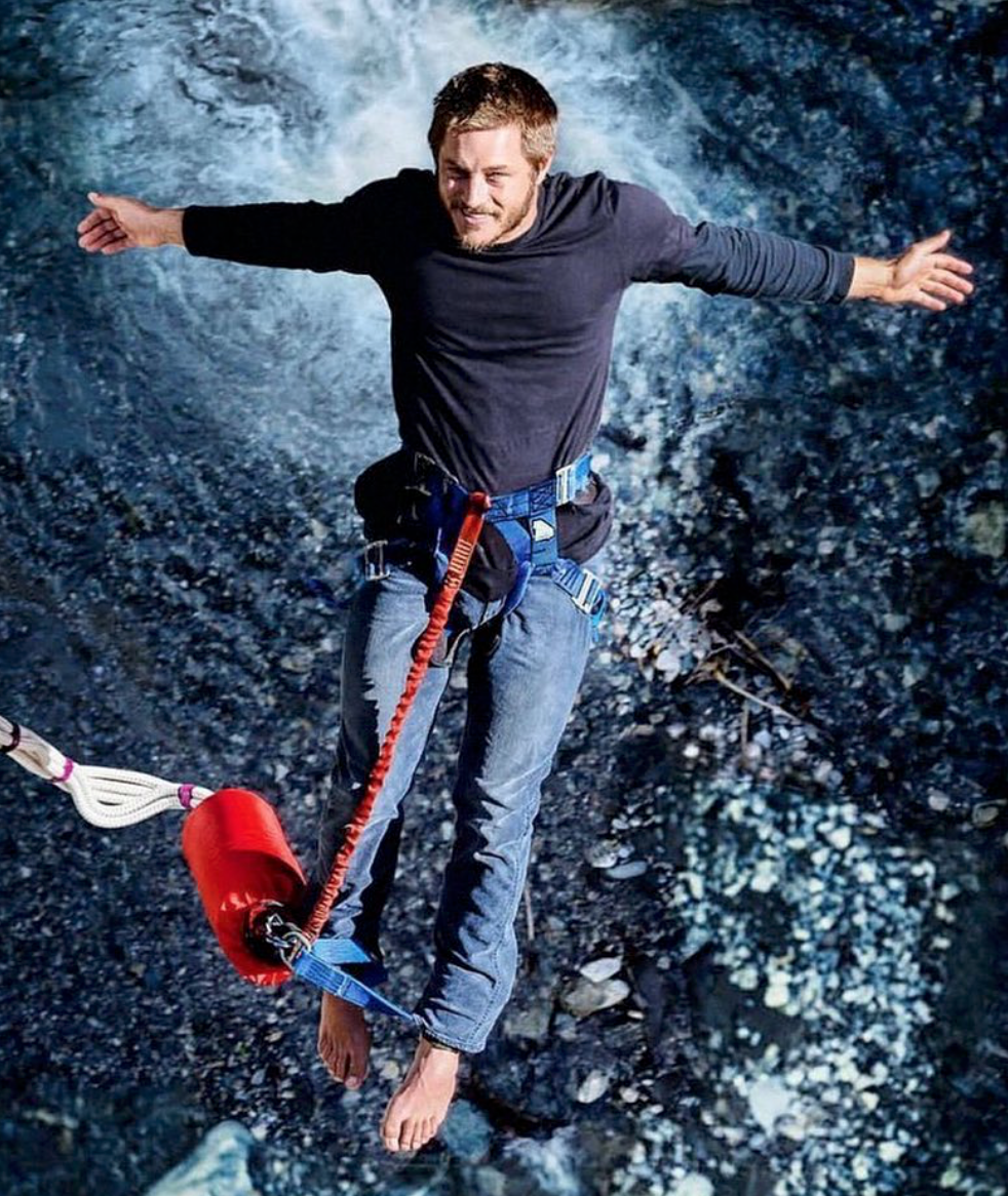 Travis Fimmel : 15 cose che non sai di un vichingo sexy e romantico