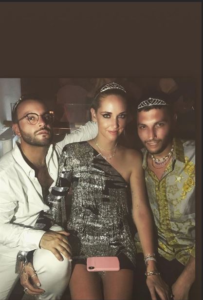 L'addio al nubilato di Chiara Ferragni, che non è più bionda ma... Pink
