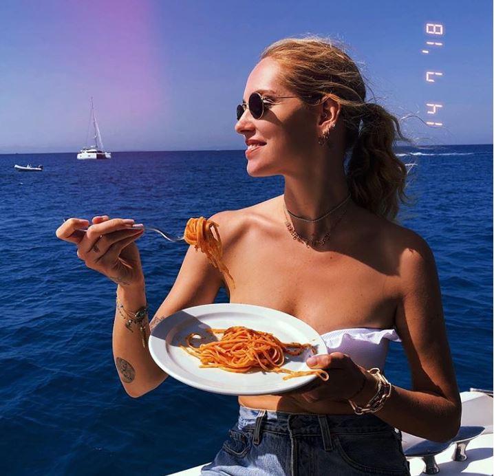 L'addio al nubilato di Chiara Ferragni, che non è più bionda ma... Pink